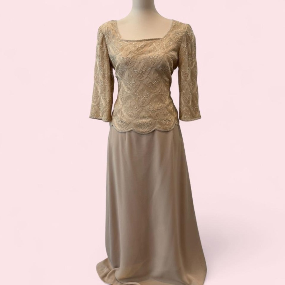 Adrianna‎ Papell Champagne Beaded Lace Top & Satin Maxi Skirt Set Size 10P